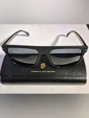 David Beckham Black Square Sunglasses with Gradient Lenses. DB 7111S Black Matte